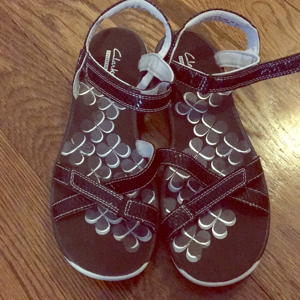 Girls black Velcro Sandals size 7